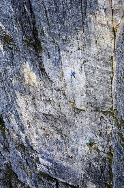 Monte Macaion, Oliver Renzler - Olli's Meisterwerk (500m, 7b), Monte Macaion: Adam Holzknecht, niente facile anche il terz'ultimo tiro
