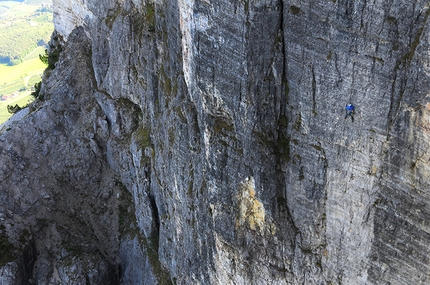 Monte Macaion, Oliver Renzler - Olli's Meisterwerk (500m, 7b), Monte Macaion: Adam Holzknecht poco prima della sosta del terz'ultimo tiro