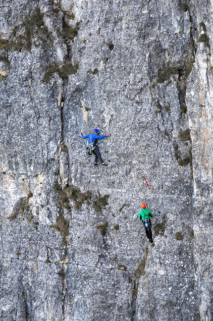 Monte Macaion, Oliver Renzler - Olli's Meisterwerk (500m, 7b), Monte Macaion: Adam Holzknecht parte per l'ultimo tiro