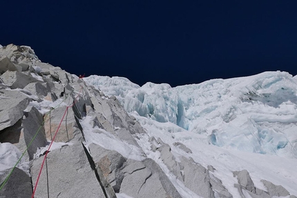 Dazampa Tse, Nepal - Dazampa Tse  (6293m) Nepal: À la verticale de la peine (17/10/2015 & 18/10/2015 Mathieu Détrie, Julien Dusserre, Pierre Labbre, Mathieu Maynadier.