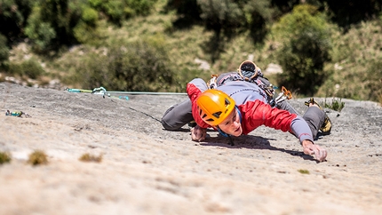 Monte Cimo, Nicola Tondini - Nicola Sartori sul quinto tiro (8a) di Destini Incrociati, la via a Castel Presina, Monte Cimo aperta insieme a Nicola Tondini.