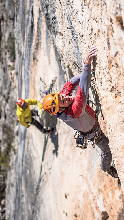 Monte Cimo, Nicola Tondini - Nicola Sartori sul sesto tiro (7b) di Destini Incrociati, la via a Castel Presina, Monte Cimo aperta insieme a Nicola Tondini.