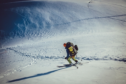 Federica Mingolla, Digital Crack, Mont Blanc - Approach at dawn to the Cosmiques hut, Mont Blanc