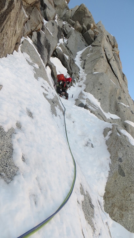 Monte Nero, Cima Bifora, Presanella - Sul secondo tiro durante la prima salita di La farfalla Nera (WI4 M6, 430m Giovanni Ghezzi, Fernando Fusari, Giancarlo Bellotti 31/10/2015 - 01/11/2015)