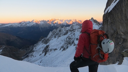 Monte Nero, Cima Bifora, Presanella - Il Passo dei Quattro Cantoni, durante la prima salita di La farfalla Nera (WI4 M6, 430m Giovanni Ghezzi, Fernando Fusari, Giancarlo Bellotti 31/10/2015 - 01/11/2015)