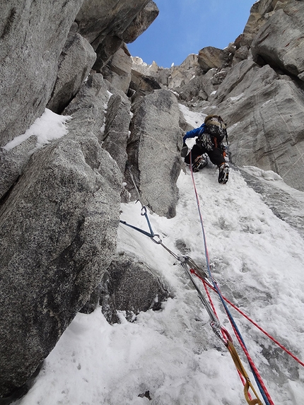 Lachit valley, Tagas mountains, Karakorum, Pakistan, Tomasz Klimczak, Maciej Bedrejczuk, Marcin Wernik, Maciej Janczar - Lachit valley, Tagas mountains, Karakorum, Pakistan: Dream Walker - fun ice gullies