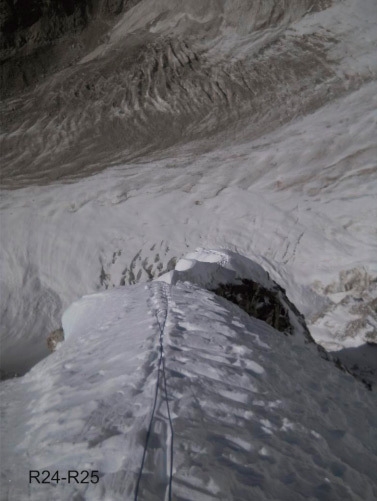 Talung, Himalaya, Nepal, Nikita Balabanov, Mikhail Fomin - Gli alpinisti Nikita Balabanov e Mikhail Fomin durante la prima salita del pilastro NO di Talung (7349m), Himalaya, Nepal, salito dal 18 - 25 ottobre 2015