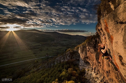 Mina Markovic, Misja Pec, Slovenia - Mina Markovič climbing Histerija 8c+ at Misja Pec, Slovenia