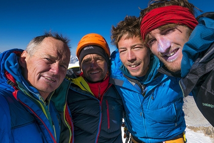 Cerro Kishtwar, Chomochior, Kishtwar, Hayden Kennedy, Urban Novak, Manu Pellissier, Marko Prezelj - Marko Prezelj, Manu Pellissier, Urban Novak, Hayden Kennedy on top of Cerro Kishtwar