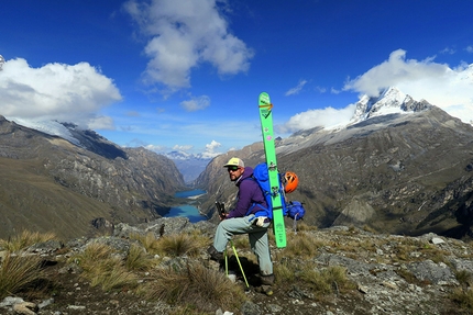 Enrico Mosetti, Peru, Artesonraju, Tocllaraju - Enrico Mosetti durante l'avvicinamento a Yanapaccha