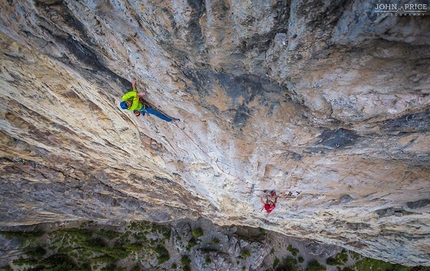 Sonnie Trotter frees Blue Jeans Direct on Mount Yamnuska in Canada