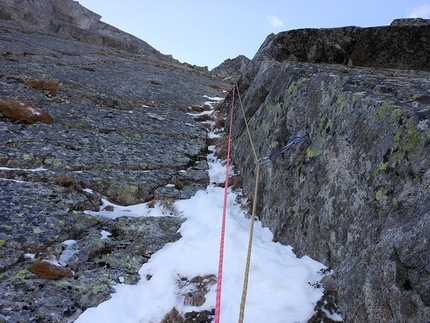 Sogni di gloria, Punta  Angelo, Adamello - Presanella - During the first ascent of Sogni di gloria (360m, M4, Maurizio Piller Hoffer, Francesco Groppelli 29/11/2015) Punta  Angelo, Adamello - Presanella