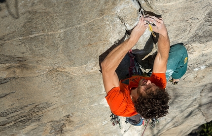 Jacopo Larcher, Lapoterapia, Osso - Jacopo Larcher making the first trad ascent of Lapoterapia, Osso (VB)