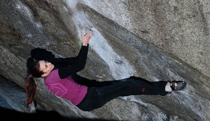 Annalisa De Marco - Annalisa De Marco attempting Serre Moi Forte, a historic 8A boulder problem at Chironico