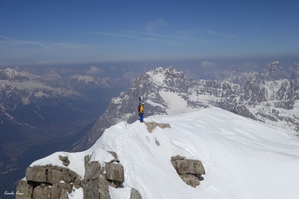 Antelao, Dolomiti, Canalone Oppel, Carlo Cosi, Giovanni Zaccaria - Antelao Canalone Oppel: dall'anticima si mettono gli sci e si comincia la discesa