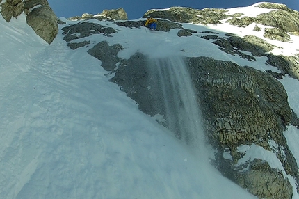 Antelao, Dolomiti, Canalone Oppel, Carlo Cosi, Giovanni Zaccaria - Antelao Canalone Oppel: sopra il primo salto