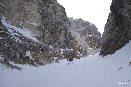 Antelao, Dolomiti, Canalone Oppel, Carlo Cosi, Giovanni Zaccaria - Giovanni Zaccaria, curve saltate nella parte centrale del canalone Oppel, Antelao