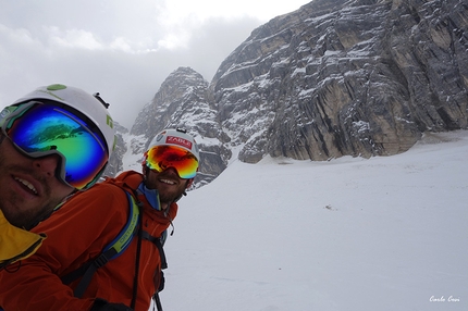 Antelao, Dolomiti, Canalone Oppel, Carlo Cosi, Giovanni Zaccaria - Antelao Canalone Oppel: Carlo Cosi e Giovanni Zaccaria, selfie di uscita... il canalone Oppel è alle spalle!