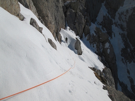 Gran Sasso: Tre Spalle Corno Piccolo enchainment - The traverse towards the first shoulder