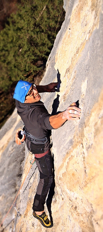 Andrea De Giacometti, Zuza Area, Primiero - Andrea De Giacometti sale La Suerte 8c/+ alla Zuza Area, Valle di Primiero.