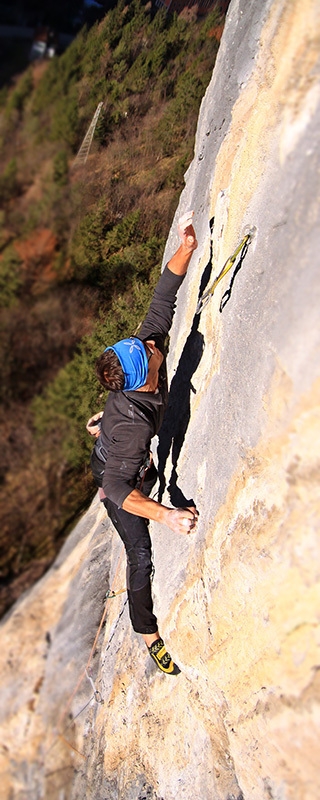 Andrea De Giacometti, Zuza Area, Primiero - Andrea De Giacometti sale La Suerte 8c/+ alla Zuza Area, Valle di Primiero.