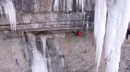 Will Gadd, The Fang Amphitheater, Vail, Colorado, USA. - Will Gadd making the third ascent of The Mustang P-51 (M14-) at The Fang Amphitheater, Vail, Colorado, USA.