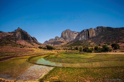 Tsaranoro Madagascar, Mai più così, Never the Same, Andrea Polo, Gabriele Gorobey, Carlo Giuliberti, Marco Sterni - Madagascar, rice fields and the Tsaranoro massif