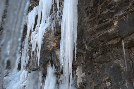 Chloë, Grauson, Cogne - Ezio Marlier making the first ascent of the icefall Chloë, vallone del Grauson, Cogne, Valle d'Aosta, Italy