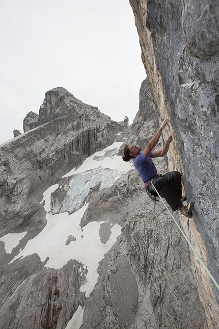 Alex Luger, Drusenfluh, Rätikon - Alex Luger durante la prima salita di The Gift (8c, 350m), Drusenfluh, Rätikon, Austria