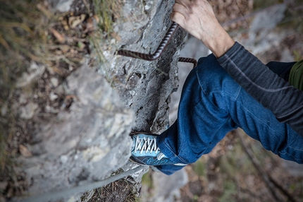 La Gusela di Cismon, arrampicata in Valbrenta - Verso la base de la Gusela