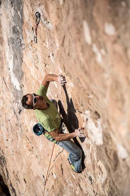 La Gusela di Cismon, arrampicata in Valbrenta - Marco Savio su Eagle (progetto)