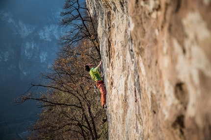 La Gusela di Cismon, arrampicata in Valbrenta - Diego Toigo su Hurricane, 7c