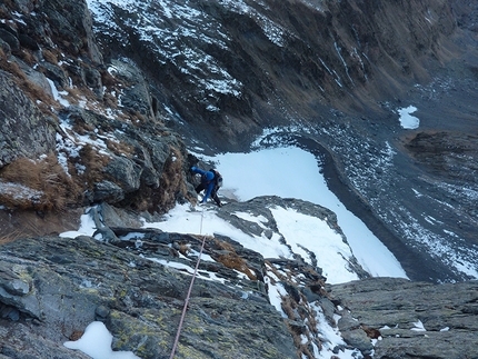 Pizzo del Salto, prima invernale via del Gran Diedro - In parete