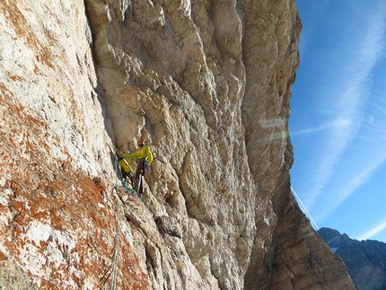 Rondò Veneziano, Torre Venezia (Civetta, Dolomites) - Nicola Tondini climbing Rondò Veneziano on Torre Venezia, Civetta, Dolomites