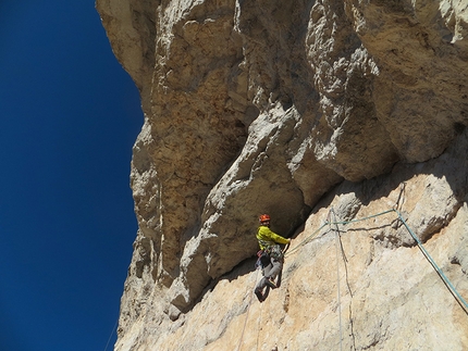 Rondò Veneziano, Torre Venezia (Civetta, Dolomites) - Nicola Tondini climbing Rondò Veneziano on Torre Venezia, Civetta, Dolomites