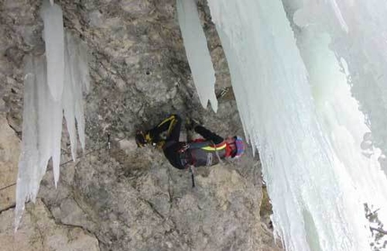 Kurt Astner, Valle di Landro, Dolomiti - Kurt Astner in dry tooling su Fly in the Wind, Valle di Landro - Alto Adige