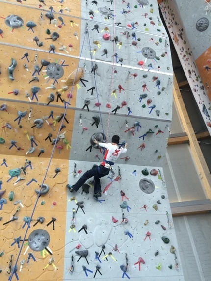 conTatto Verticale, arrampicata per non vedenti - Giulio Cenevenini Coppa Italia 2014 Palabraccini Torino