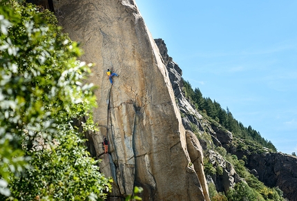Rolando Larcher, Valle dell'Orco, Torri di Aimonin - Rolando Larcher making the first free ascent of Cani e Gatti 8a+, Torri di Aimonin, Valle dell'Orco