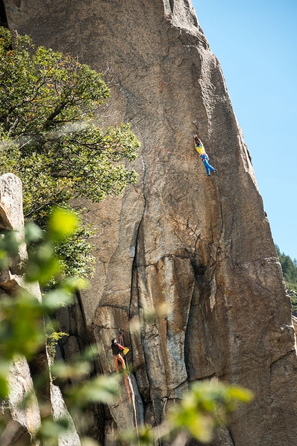 Rolando Larcher, Valle dell'Orco, Torri di Aimonin - Rolando Larcher making the first free ascent of Cani e Gatti 8a+, Torri di Aimonin, Valle dell'Orco