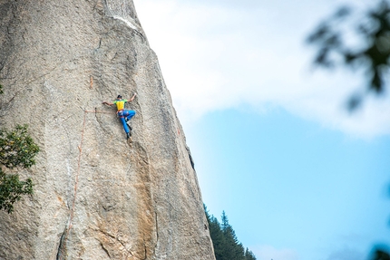 Rolando Larcher, Valle dell'Orco, Torri di Aimonin - Rolando Larcher making the first free ascent of Cani e Gatti 8a+, Torri di Aimonin, Valle dell'Orco