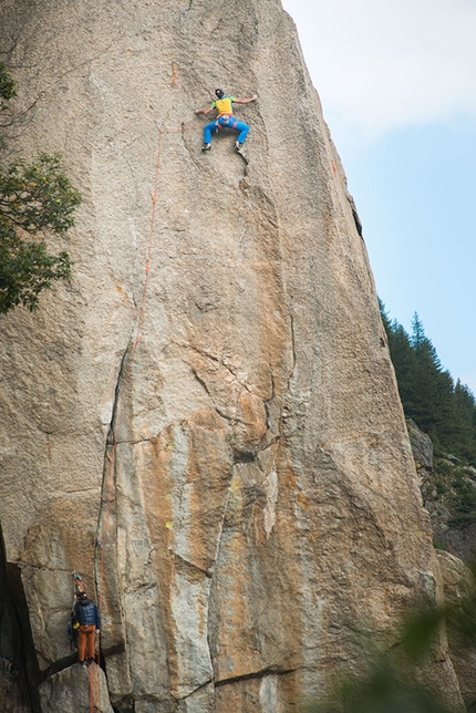 Rolando Larcher, Valle dell'Orco, Torri di Aimonin - Rolando Larcher making the first free ascent of Cani e Gatti 8a+, Torri di Aimonin, Valle dell'Orco