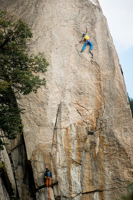 Rolando Larcher, Valle dell'Orco, Torri di Aimonin - Rolando Larcher making the first free ascent of Cani e Gatti 8a+, Torri di Aimonin, Valle dell'Orco