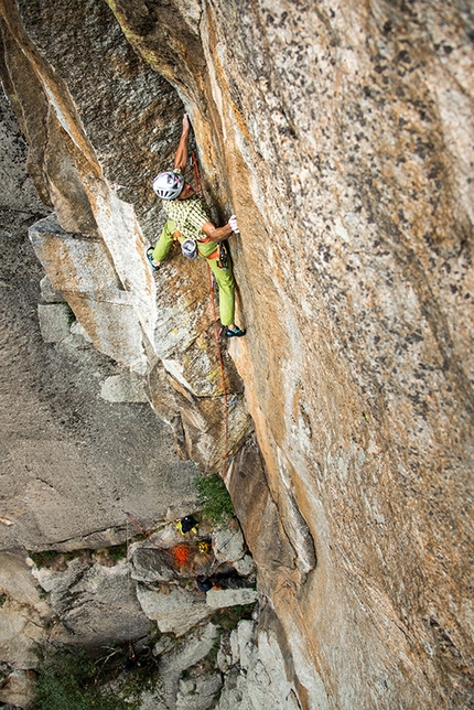 Rolando Larcher, Valle dell'Orco, Torri di Aimonin - Rolando Larcher making the first free ascent of Know Yourself? E76c or 8a trad, Torri di Aimonin, Valle dell'Orco