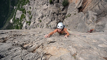 Ulassai, Sardinia, Altri Cieli - Valentina and Michela Melis climbing up Guglia di Su Sussiu.