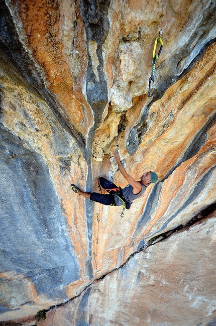 Ulassai, Sardinia, Altri Cieli - Simone Sarti climbing Canna Cinese (8a+) - Ulassai