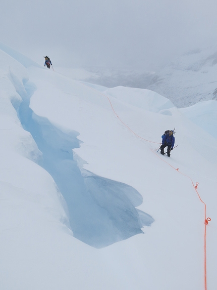 Colmillo Sur, Patagonia - Colmillo Sur, Patagonia: Sul glaciar Piergiorgio superior