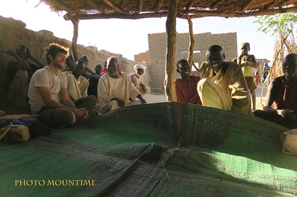 Chad Climbing Expedition 2015 - Chad Climbing Expedition 2015: meeting the Berethé village chief