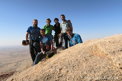 Chad Climbing Expedition 2015 - Chad Climbing Expedition 2015: group photo on the summit of Berethé