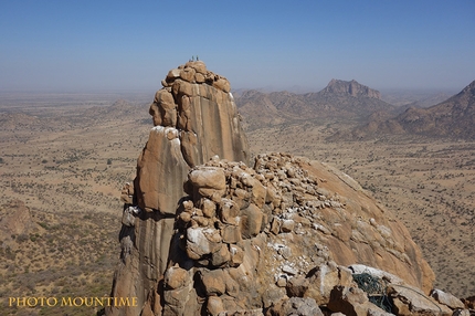 Chad Climbing Expedition 2015 - Chad Climbing Expedition 2015: both teams reach the Mulgugnù summit at the same time