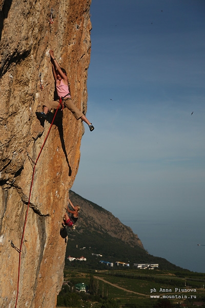 Zhenja Kazbekova - Zhenja Kazbekova climbing Catapult, 7c+, Red Stone, Crimea